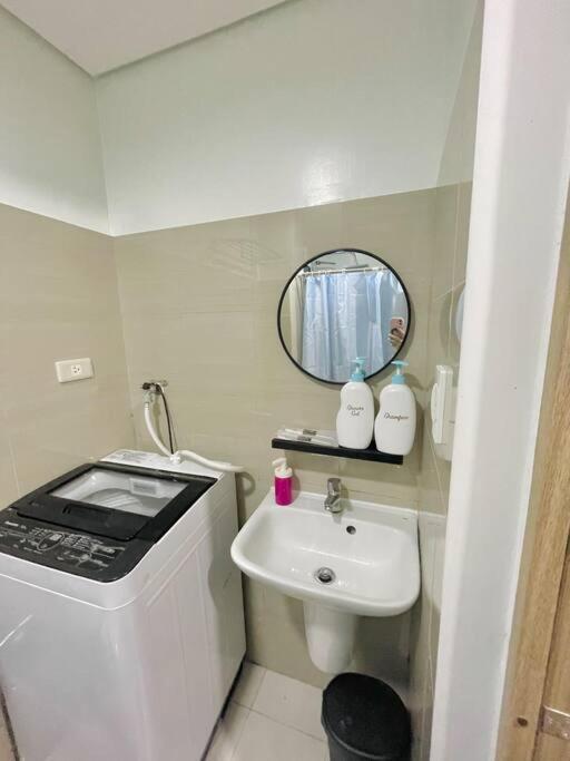 Ocean Room 677 Shore 2 Tower 3 Moa Complex, Pasay City Манила Экстерьер фото